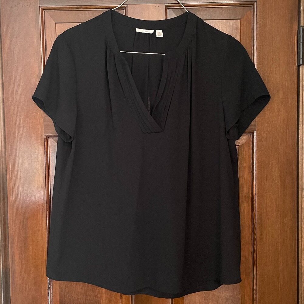 Size XL Halogen black cap sleeve top